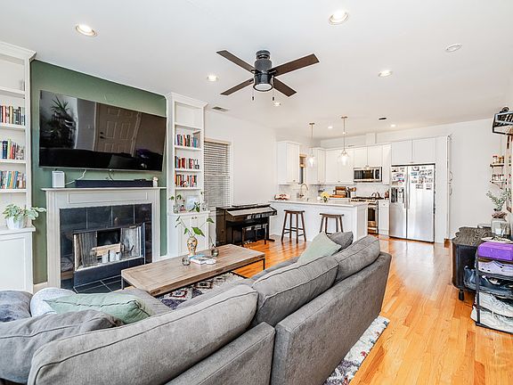 5th image of 4425 N Racine Ave #2N