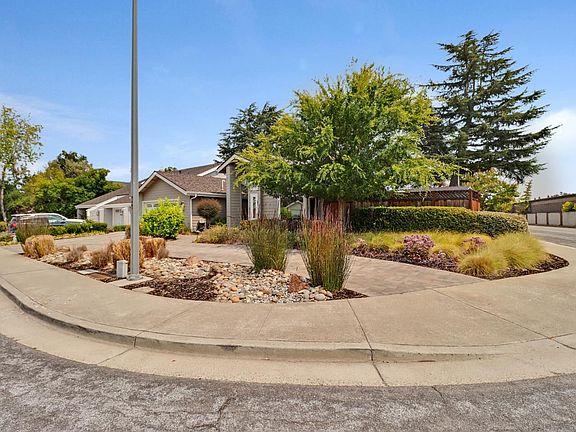 3rd image of 4062 Ashbrook Cir