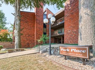 107 N Elm St APT 107, Champaign, IL 61820