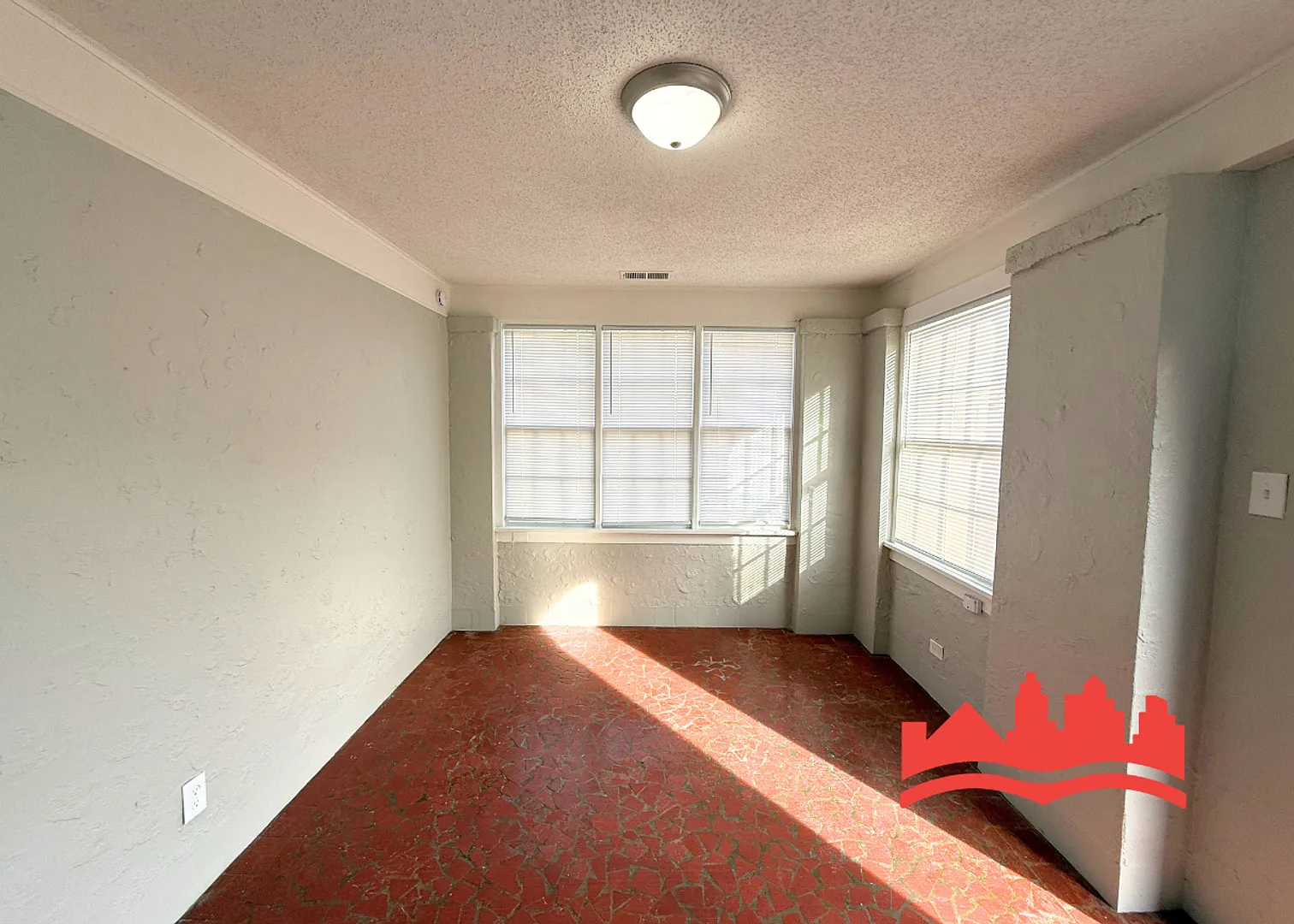 First Full Month Rent Free! Welcome To 2244 Cypress Circle! — Photo 4