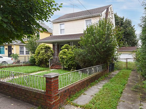 3rd image of 10423 207th St