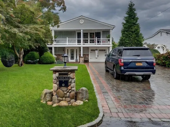 44 Archie Place, West Islip, NY 11795