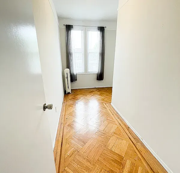 22-26 36th St #2R — Photo 10