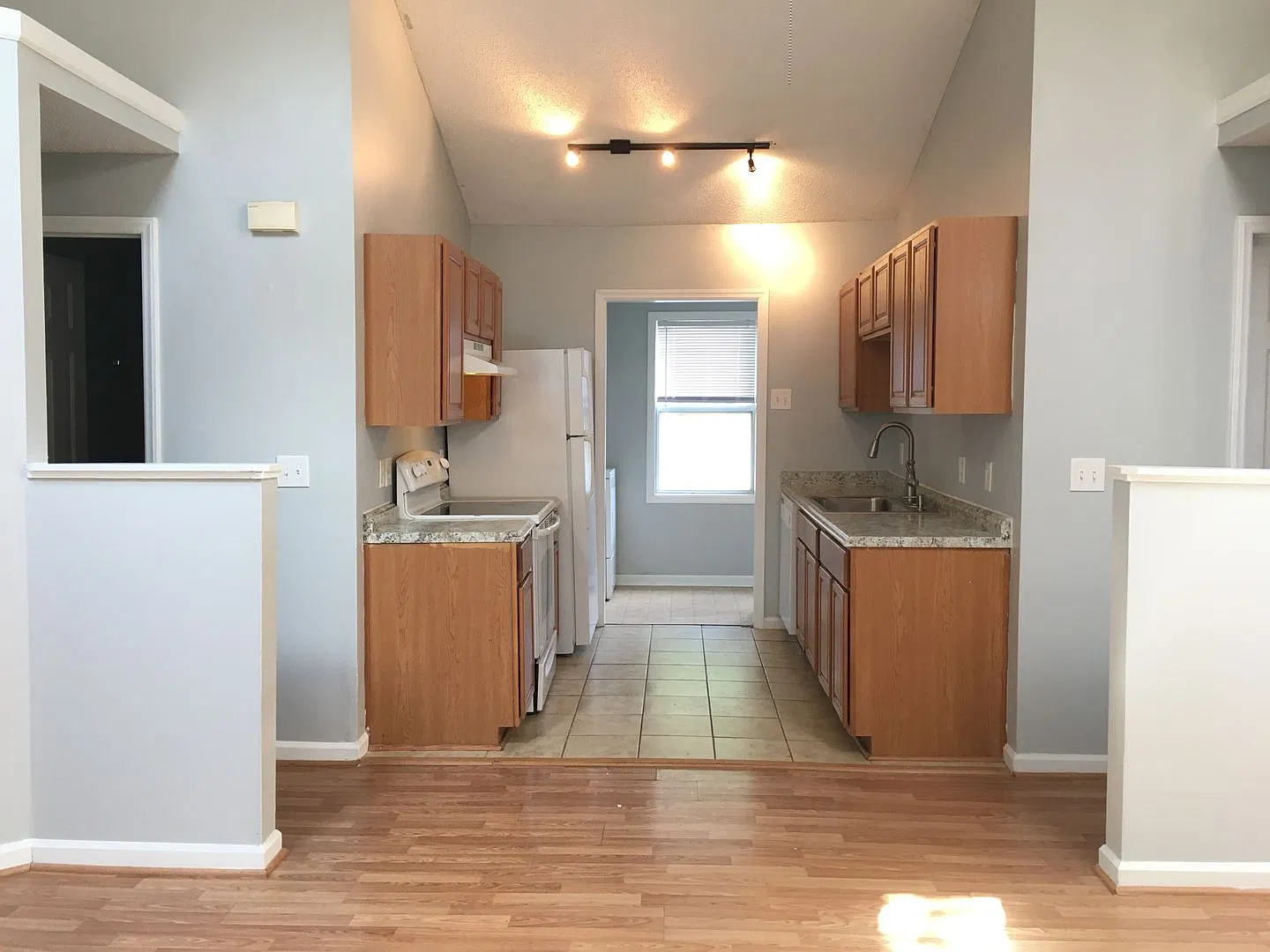 Updated 4br 2ba house with parking and walking distance to UNC Campus! — Photo 4