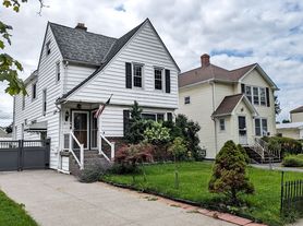 81 Knox Avenue, Upper Unit