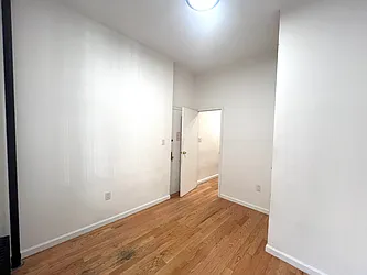 Rented by KNOCKKNOCK LLC