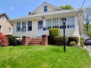 19 Hamilton Rd, Verona, NJ 07044