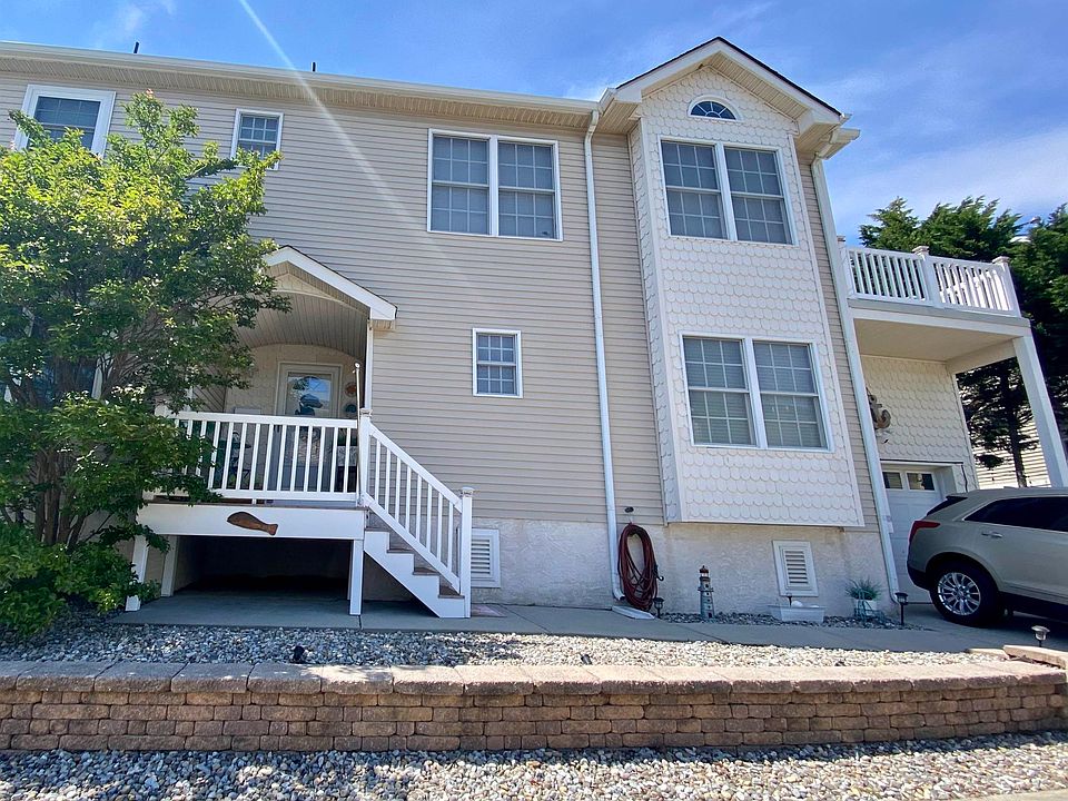 1st image of 3810 Hudson Ave #B