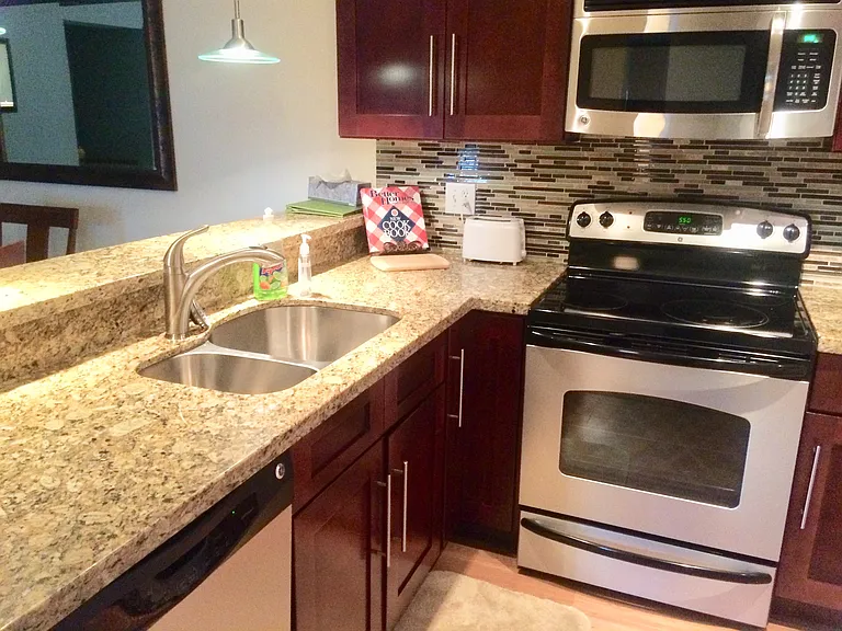3402 Gardens East Dr #9 — Photo 3