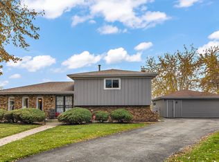 2201 207th Pl, Lynwood, IL 60411