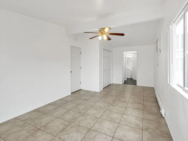 216 Whitton St — Photo 17