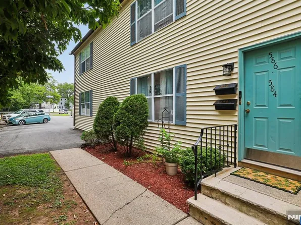584 Thomas Blvd #5, East Orange, NJ 07017