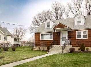 215 Summit Ave, Fords, NJ 08863