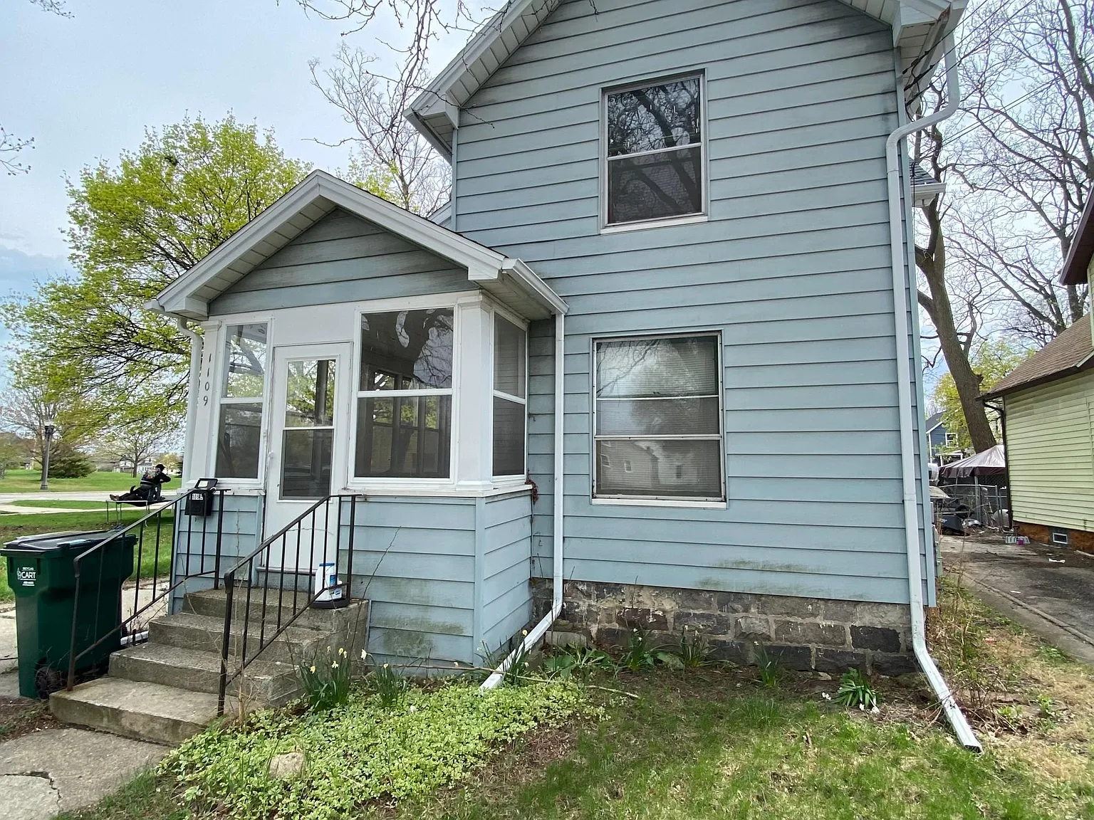 2 bed, 750 sqft, $795 — Photo 2
