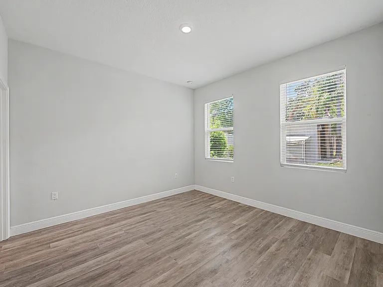 1614 E Mulberry Dr — Photo 24