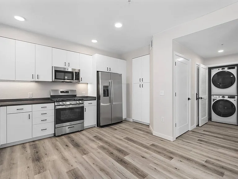 Sierra Gateway Apartments — Photo 80