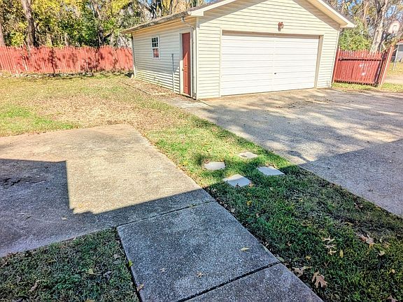 3rd image of 502 Irongate Blvd