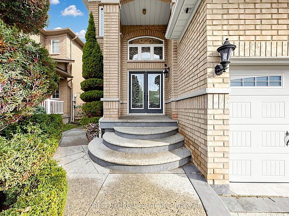 2nd image of 3473 Aquinas Ave