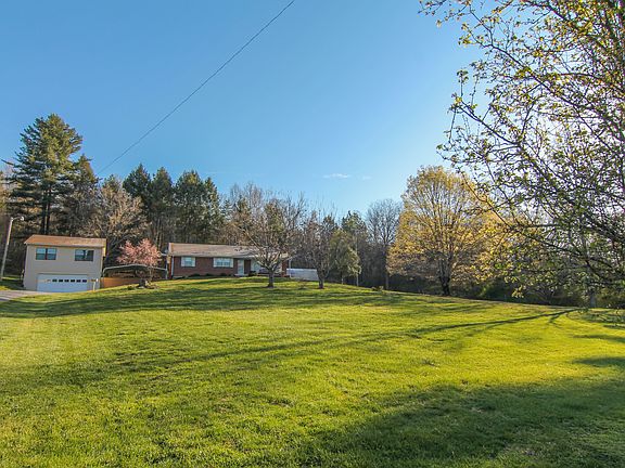 2nd image of 4615 Cabbage Ln