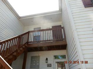 422 Persimmon Dr, Yorktown, VA 23693