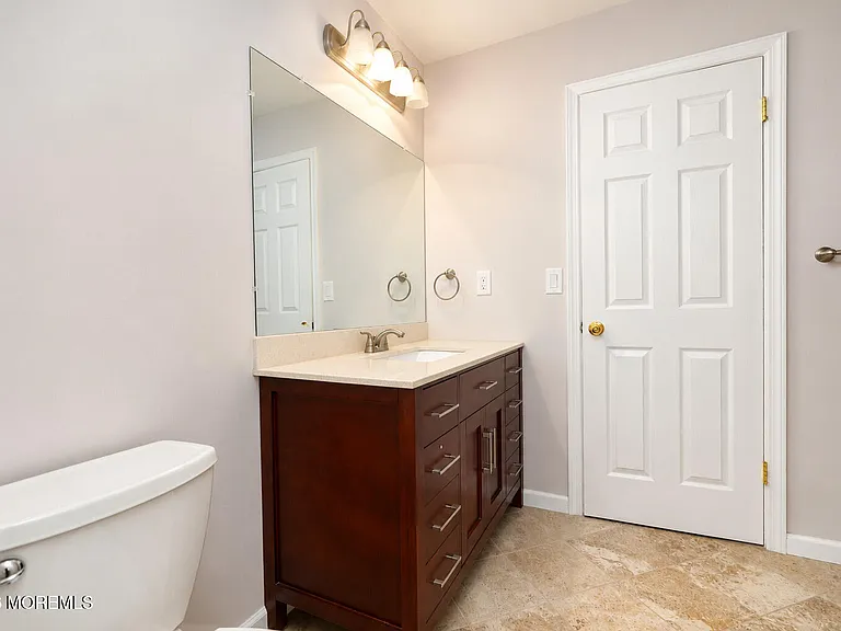 10 Madison Ct — Photo 22