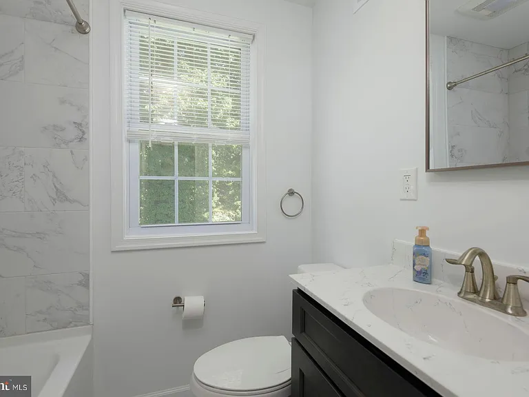 135 N Line Rd — Photo 5