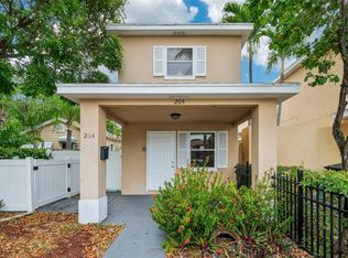 204 N D St, Lake Worth, FL 33460