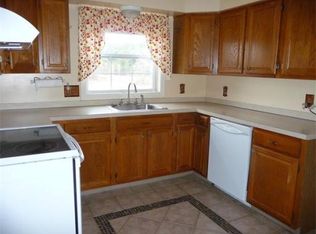 2 Crestview Dr APT 51, Spencer, MA 01562