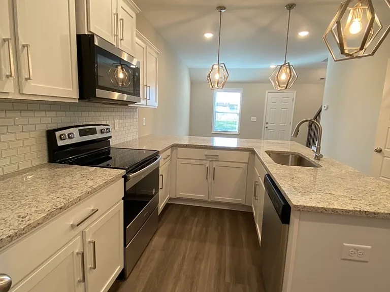 1020 Glenkirk Dr #B — Photo 4