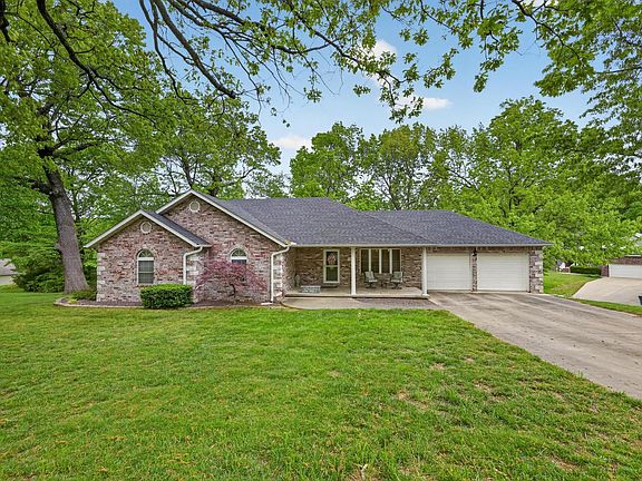 2nd image of 714 Laurel Circle