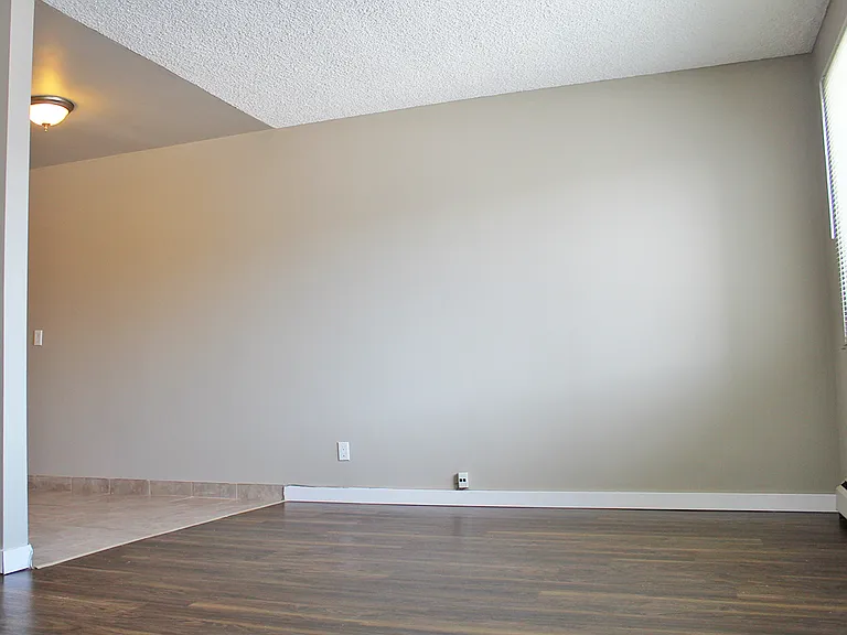 11841 105th St NW — Photo 3