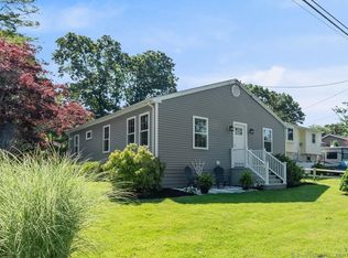 9 Clarence Ave, Pawcatuck, CT 06379