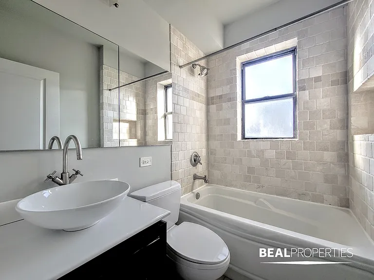 740-50 West Addison Street — Photo 11