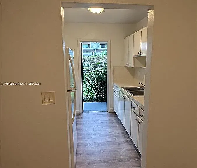 Pierce St — Photo 3