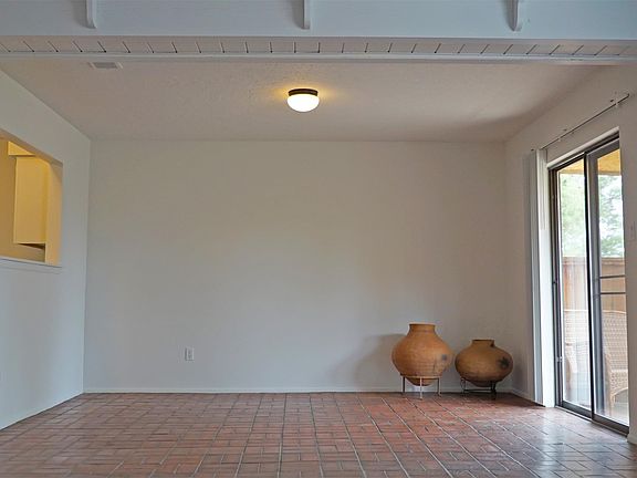 3rd image of 2837 Plaza Rojo