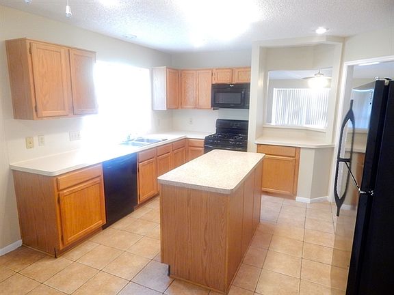 5th image of 4011 Dogwood Dr