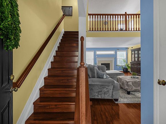 3rd image of 2383 Featherwood Dr