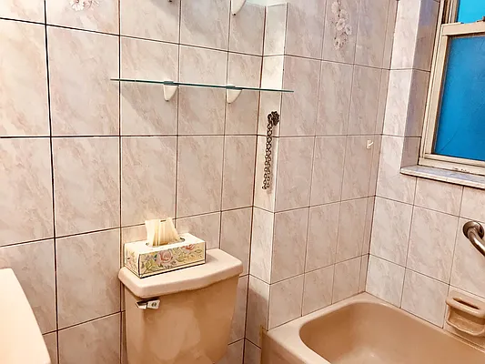 Rented by Signature Spaces NYC Corp | media 9