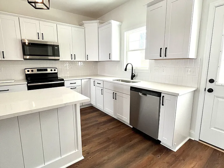 110 Aaron Pl — Photo 7