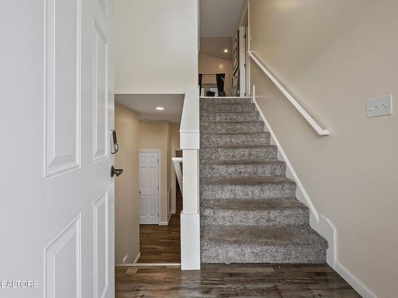 5th image of 2813 Greenway Dr