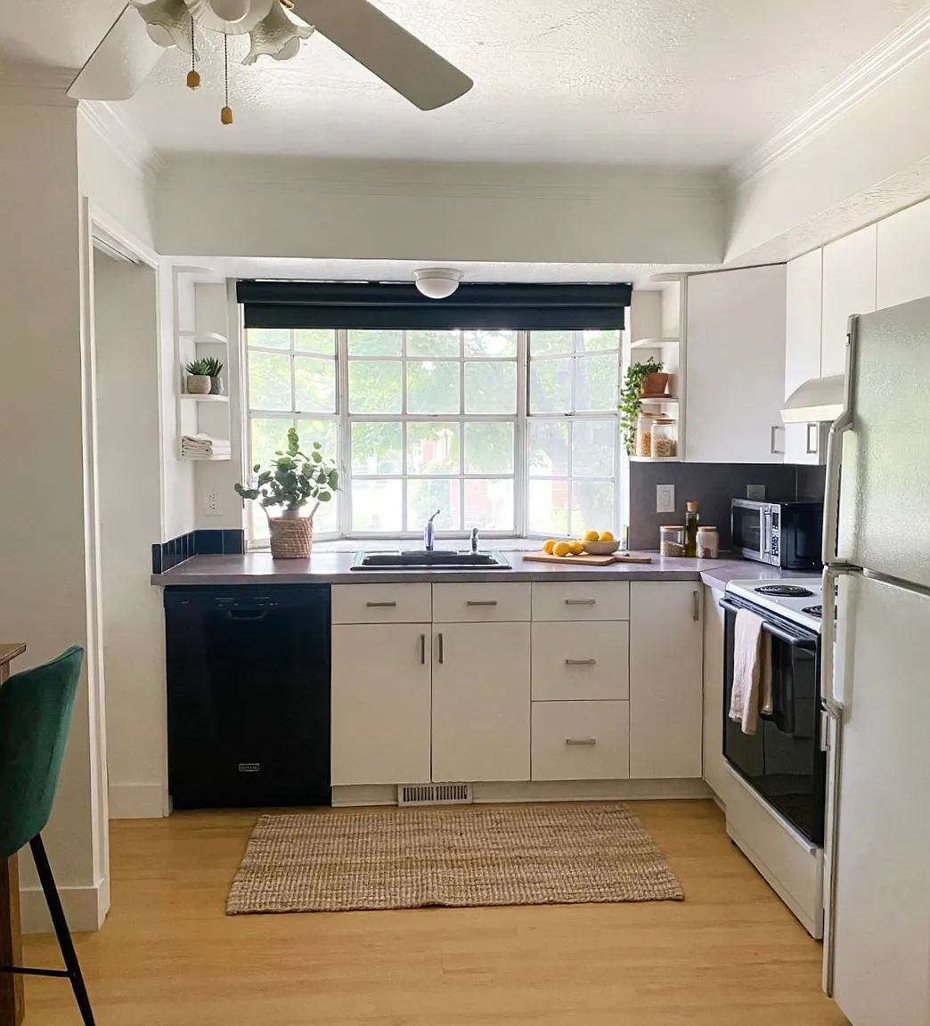 3 bed, 1.5 bath, 1296 sqft, $2,300 — Photo 4