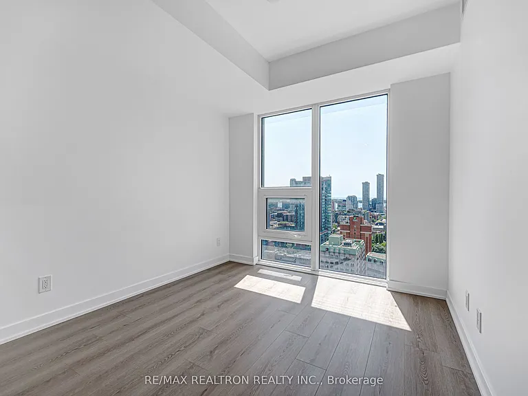 100 Queens Cay E #2508 — Photo 16