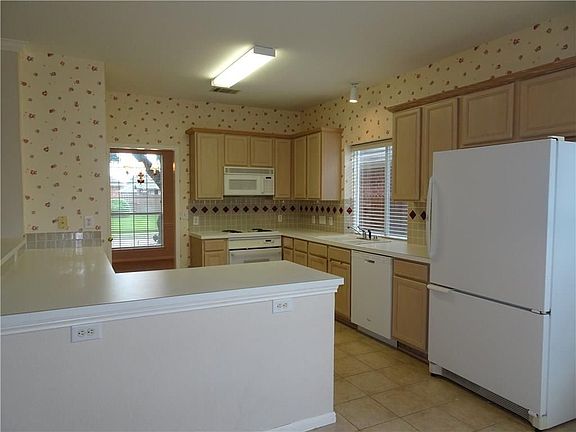3rd image of 3017 Palmdale Dr