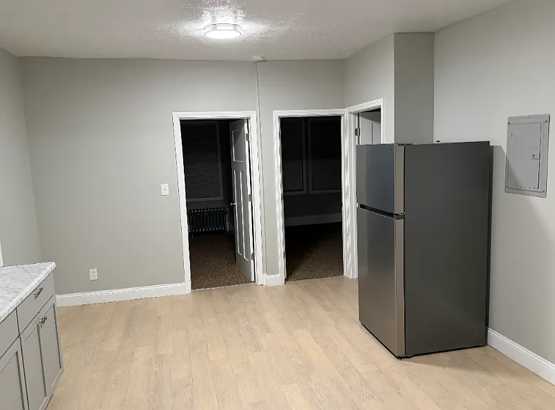 2 bed, 1000 sqft, $1,500 — Photo 2