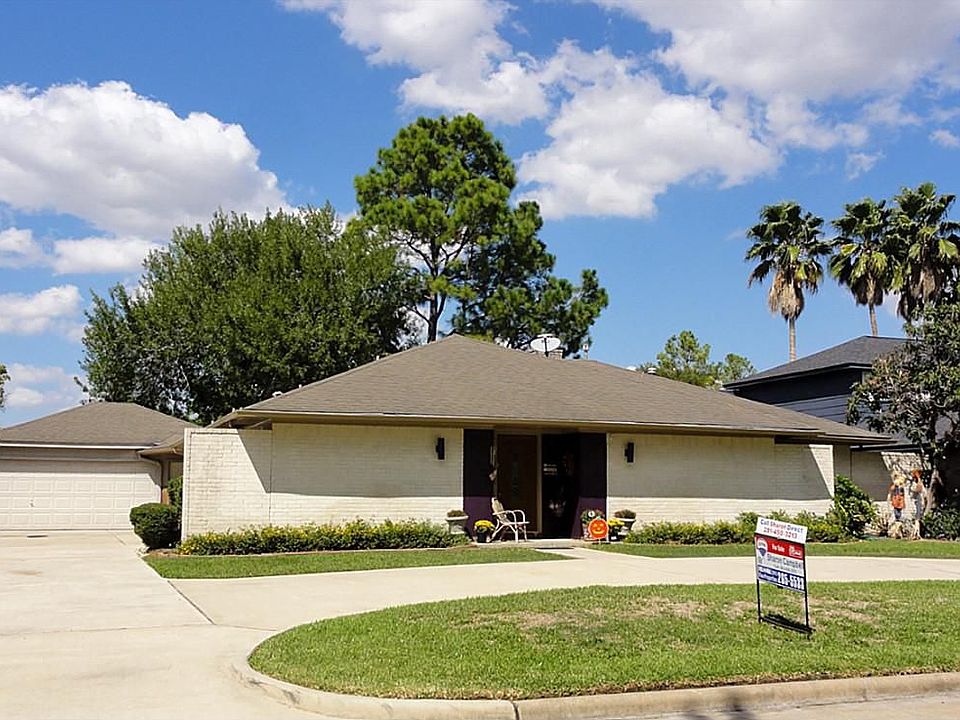 1st image of 2214 N Fountain Valley Dr