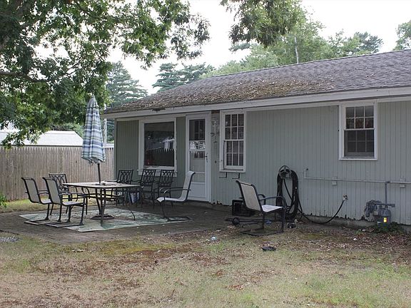 4th image of 7 Christopher Dr