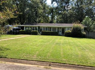 1111 Agutha Dr, Dothan, AL 36301