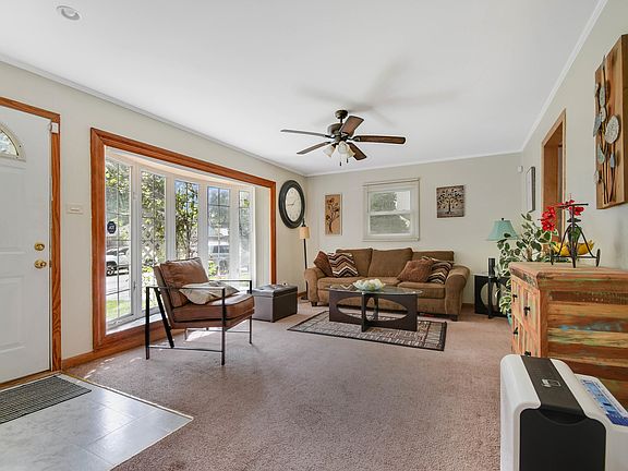 2nd image of 428 Navajo St