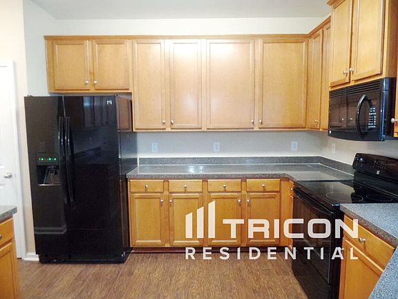 2nd image of 5016 Amethyst Dr