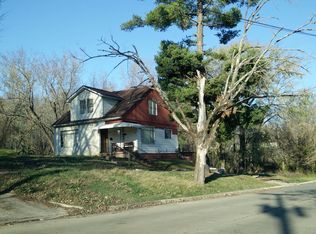 817 Lawrence St, Ironton, OH 45638